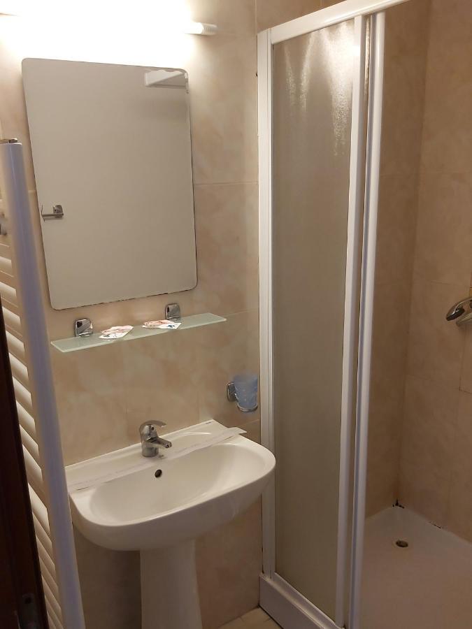 Hotel River 塔古玖 外观 照片